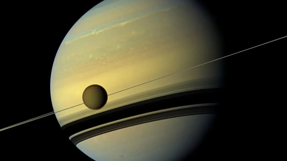 Mehr über den Artikel erfahren Saturns Ozeanmond Titan kann möglicherweise doch kein Leben beherbergen