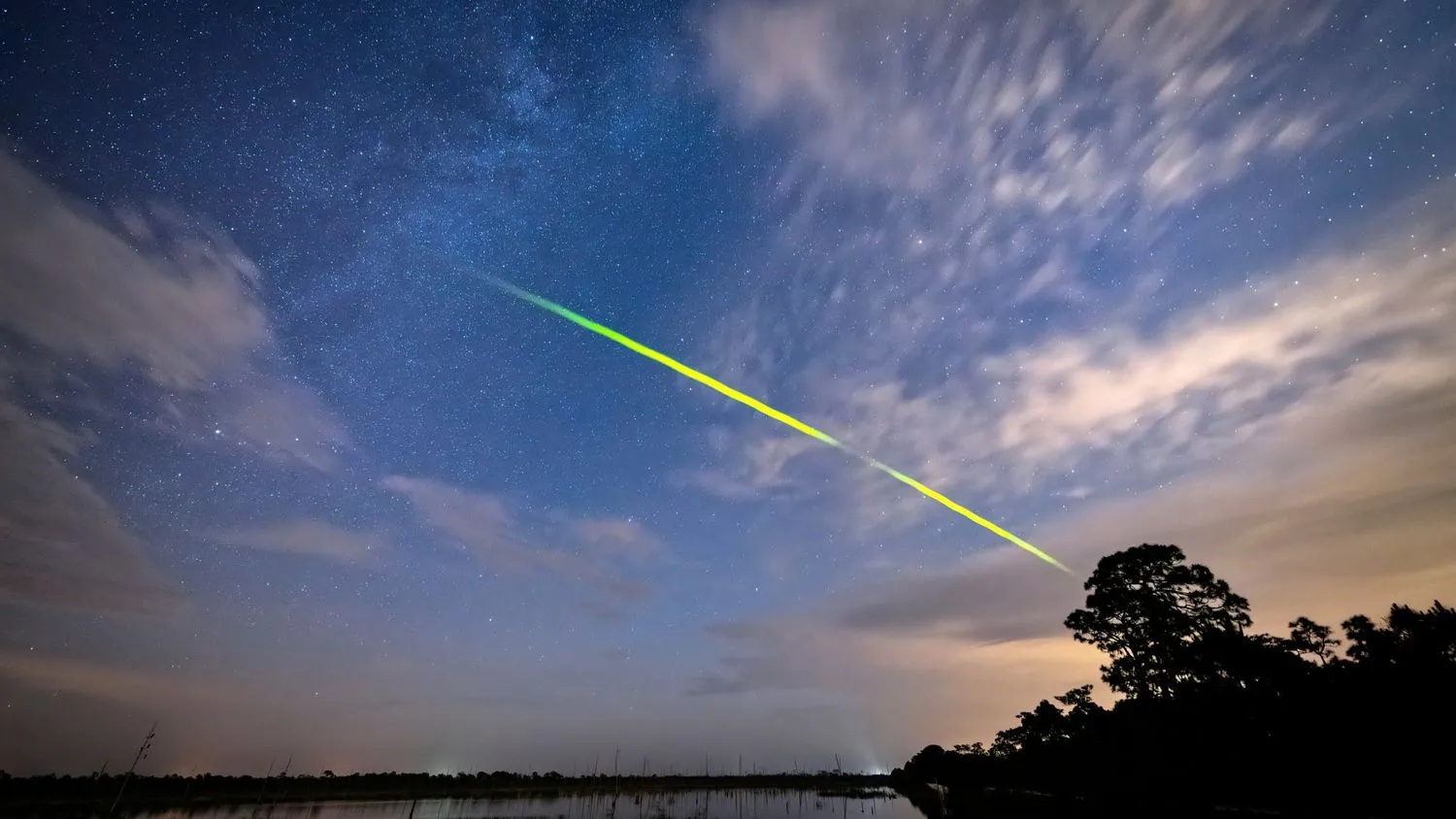 Mehr über den Artikel erfahren Höhepunkt des Eta-Aquariden-Meteoritenschauers könnte an diesem Wochenende über 100 „Sternschnuppen“ pro Stunde hervorbringen