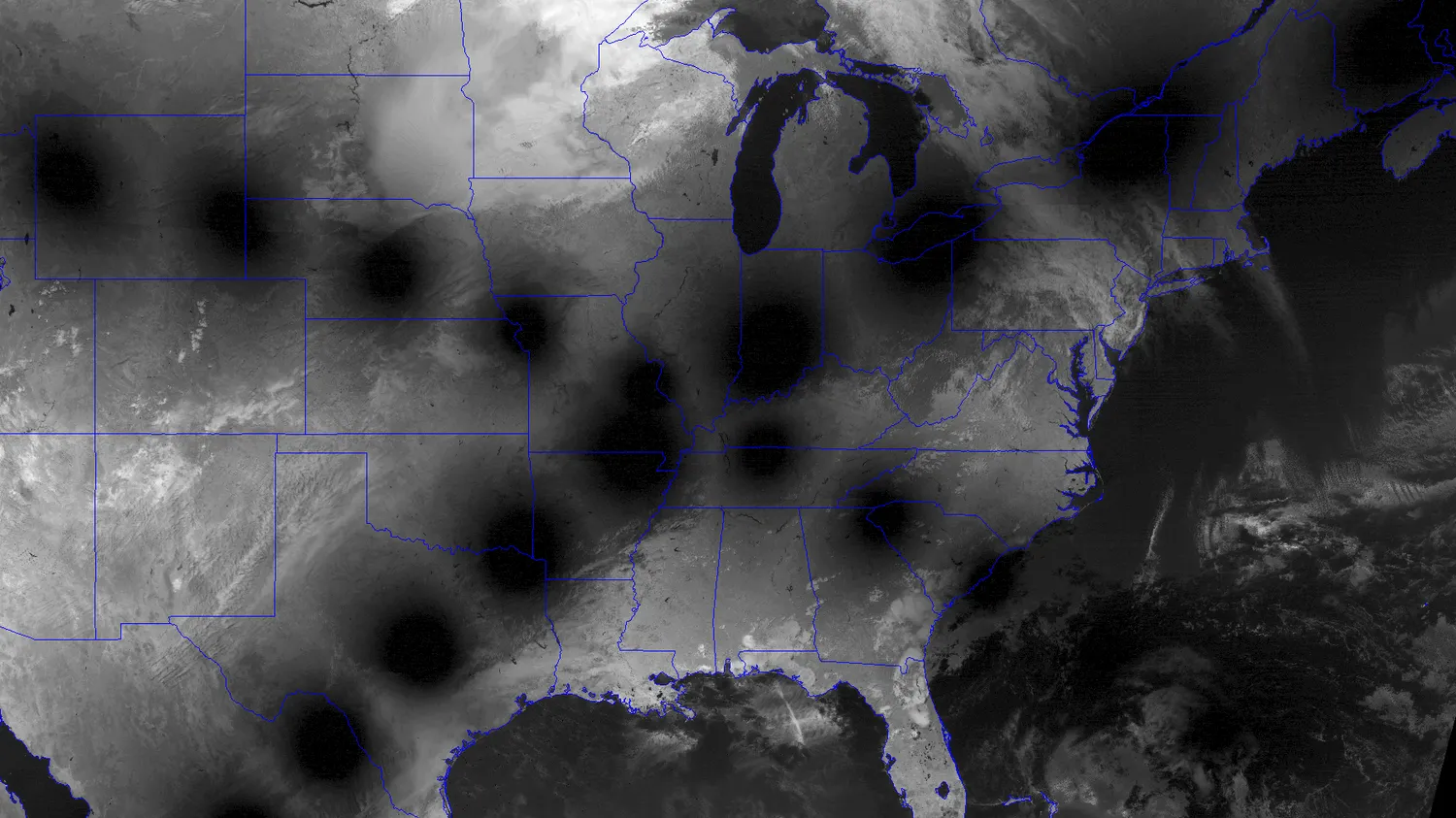 Mehr über den Artikel erfahren Satellitenbilder überlagern 2024 und 2017 totale Sonnenfinsternisse, die über die USA hinwegziehen