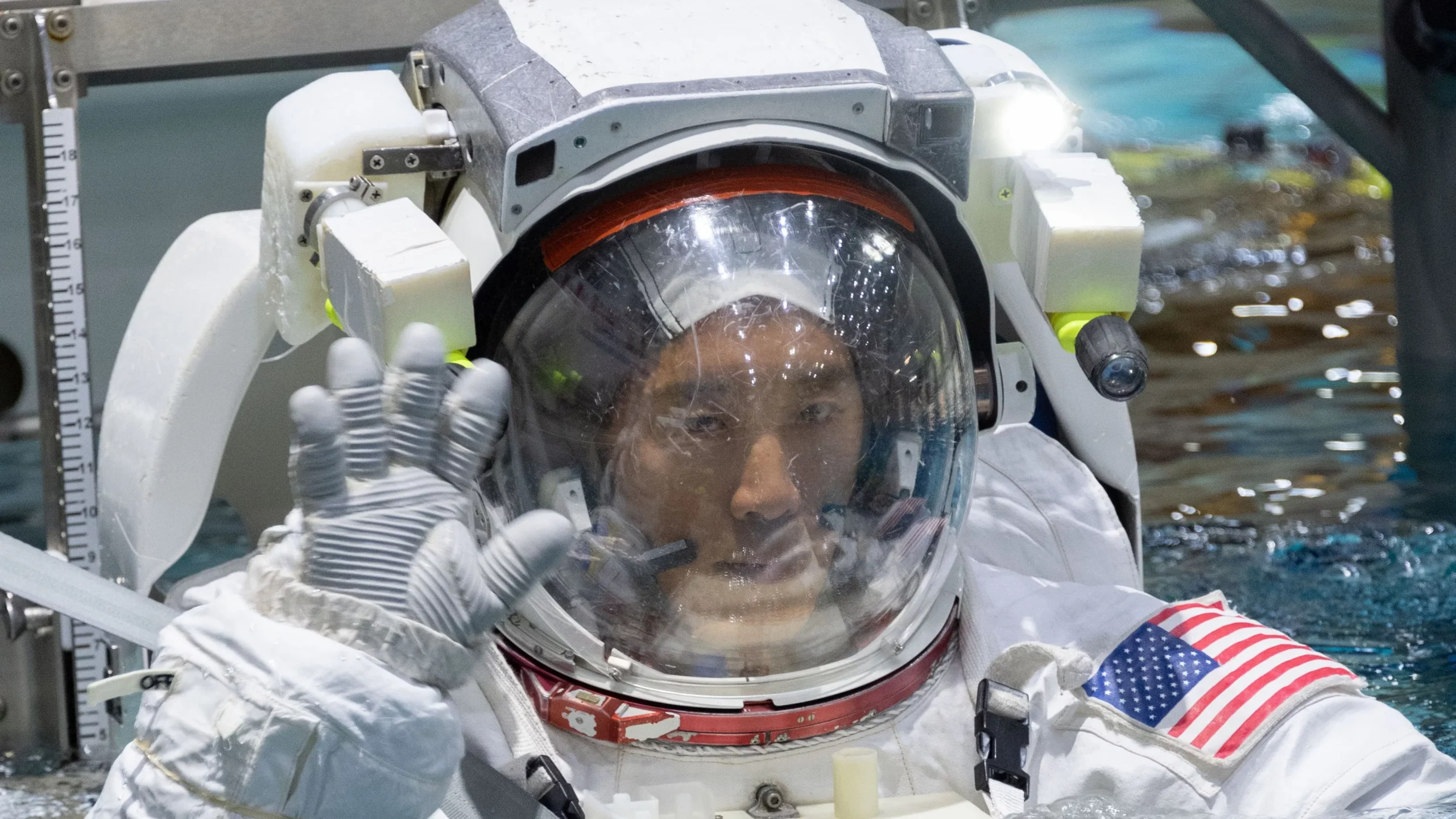 Mehr über den Artikel erfahren Der ehemalige U.S. Navy Seal Jonny Kim wird im März 2025 der erste koreanisch-amerikanische Astronaut auf der ISS sein