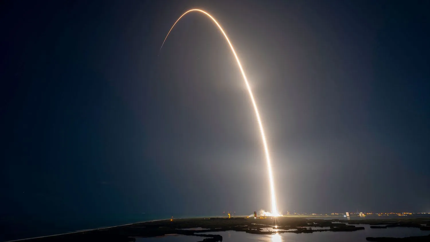 Read more about the article SpaceX Falcon 9-Rakete startet Starlink-Satelliten auf rekordverdächtigem 21. Flug heute Abend