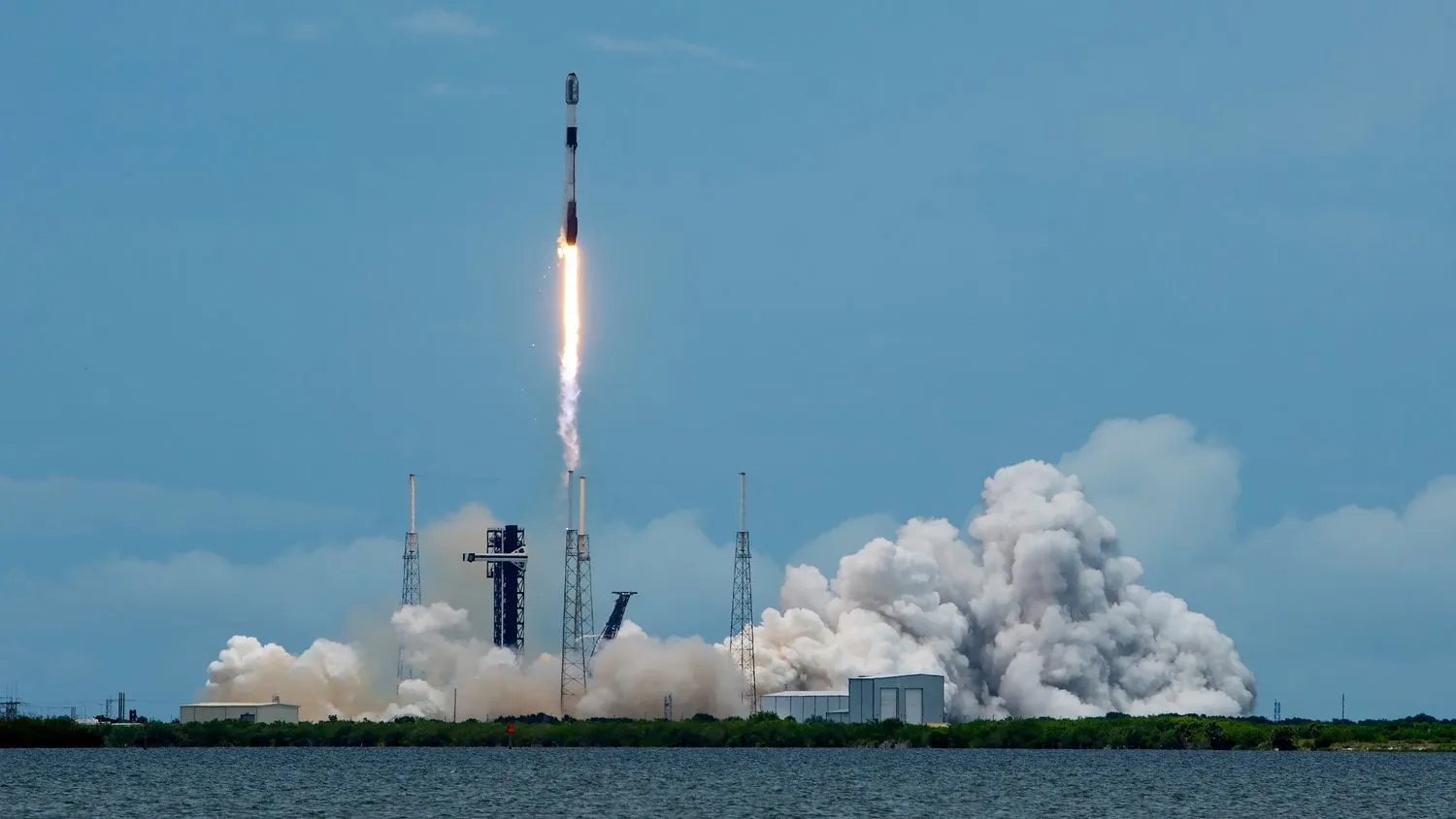 Mehr über den Artikel erfahren SpaceX erhält 113-Millionen-Dollar-Auftrag für den Start eines modernen NOAA-Klimasatelliten