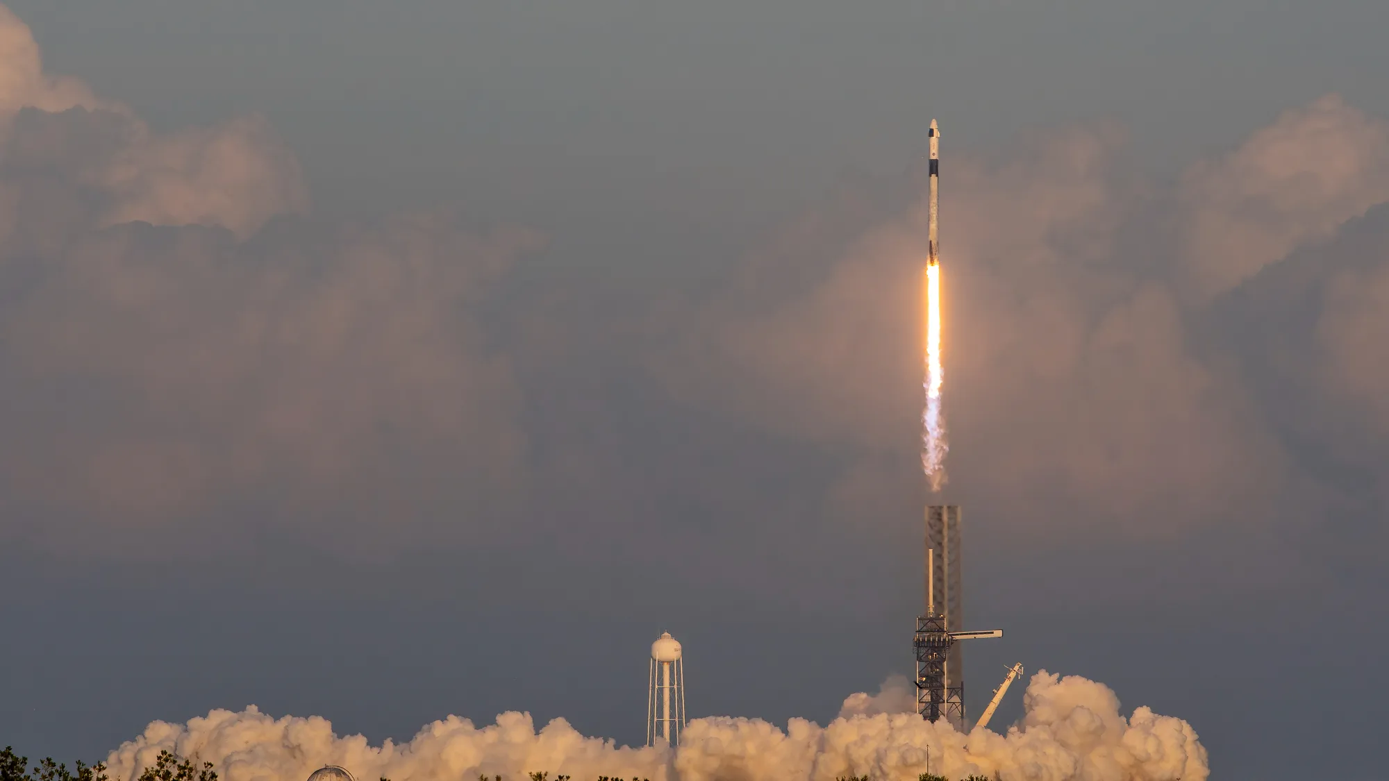 Mehr über den Artikel erfahren „SpaceX startet Crew-10 zur ISS: Astronauten auf Mission zur Ablösung der langjährigen Besatzung – Ein neues Kapitel der Raumfahrtgeschichte beginnt!“