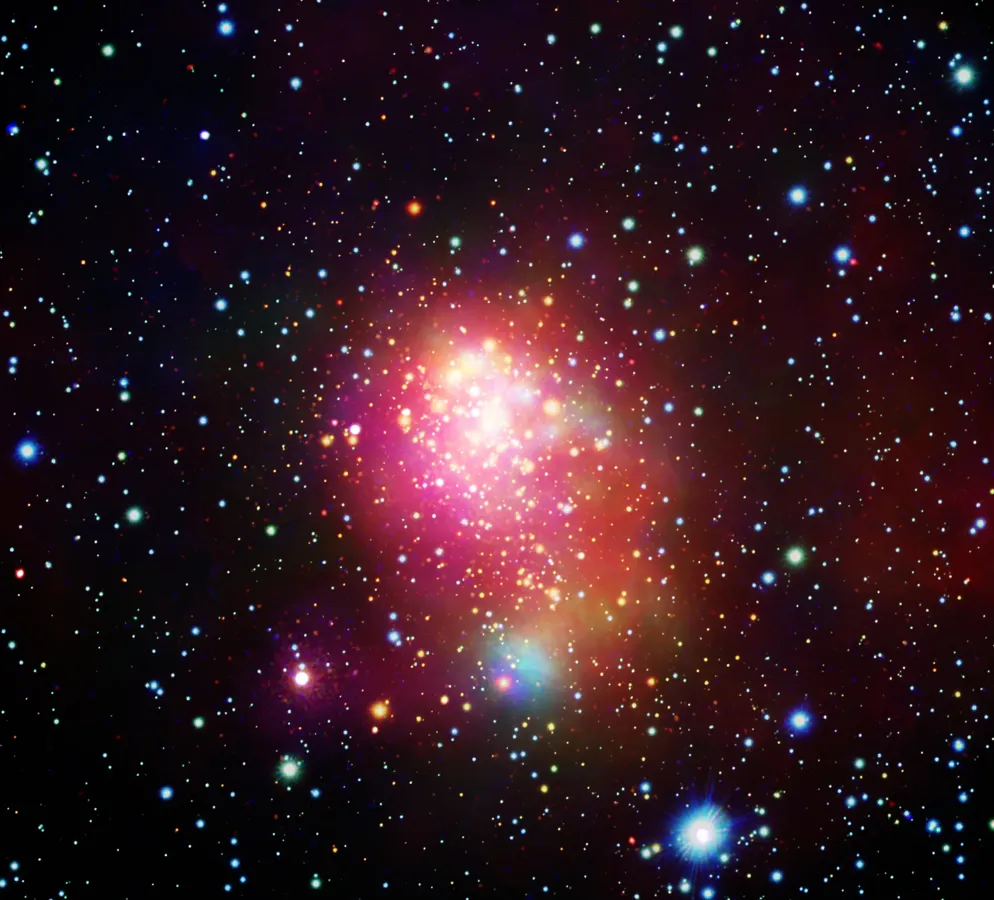 Mehr über den Artikel erfahren NASAs Chandra-Röntgenteleskop erfasst den der Erde am nächsten gelegenen Supersternhaufen (Bild)
