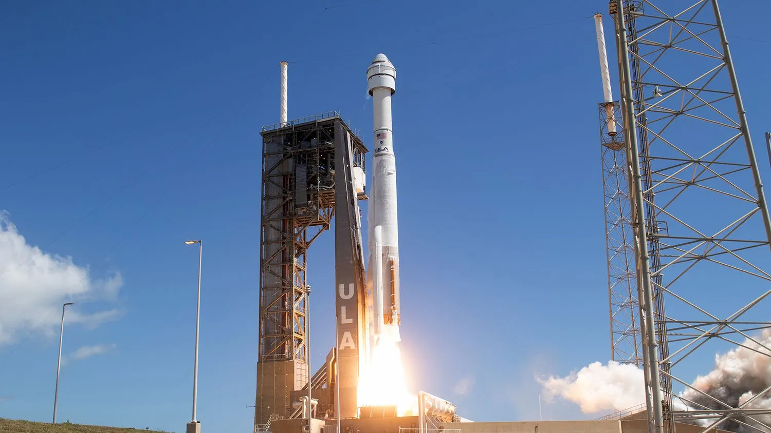 Mehr über den Artikel erfahren SpaceX gratuliert Boeing und ULA zum ersten Starliner-Start mit Besatzung