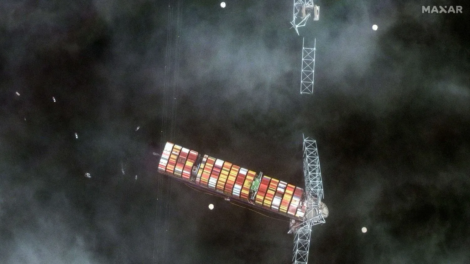 Mehr über den Artikel erfahren Tragischer Brückeneinsturz in Baltimore vom Weltraum aus gesehen (Satellitenfotos)