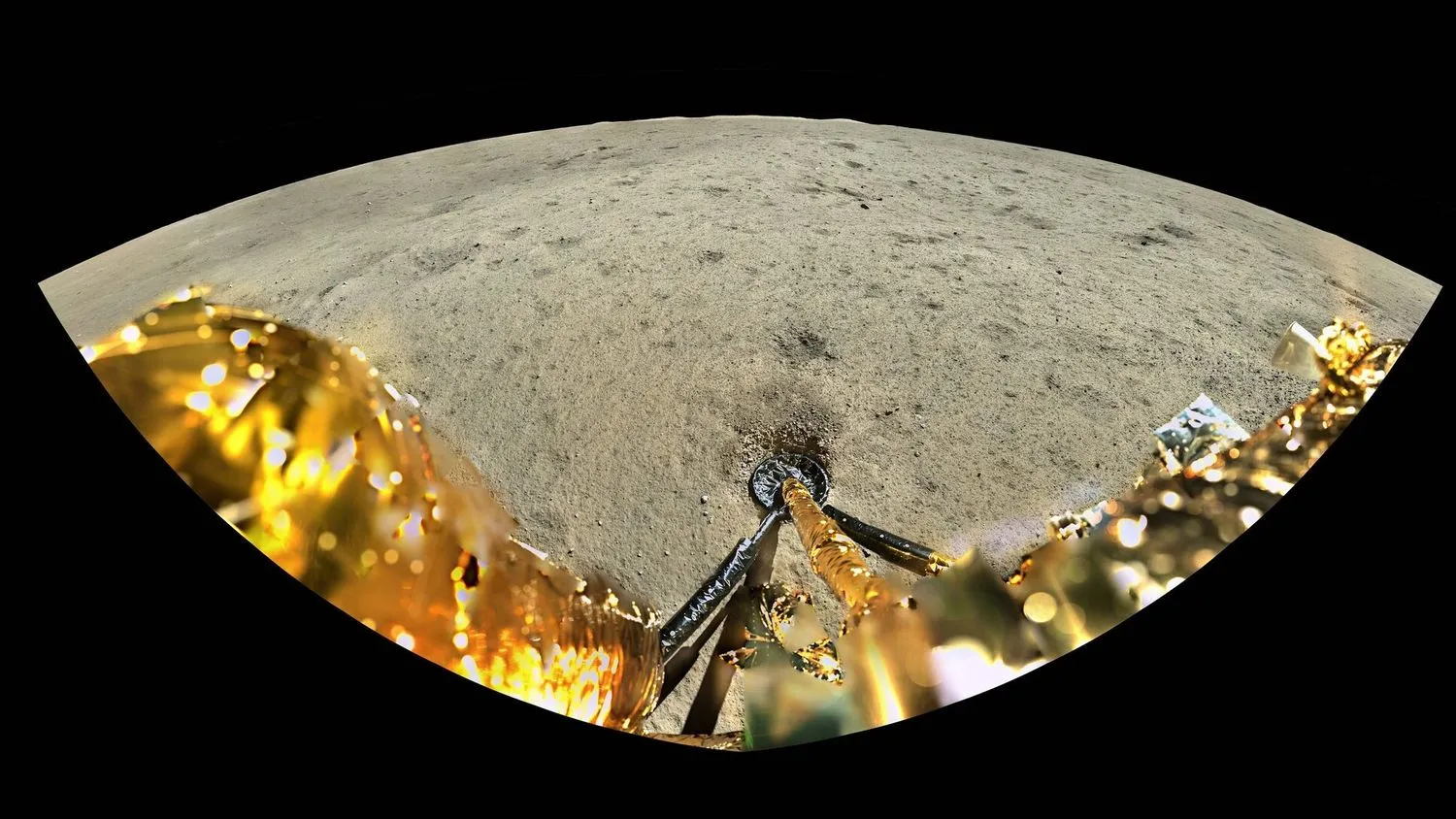 Mehr über den Artikel erfahren Chinas Raumsonde Chang’e 6 findet lang gesuchte Partikel auf der Rückseite des Mondes