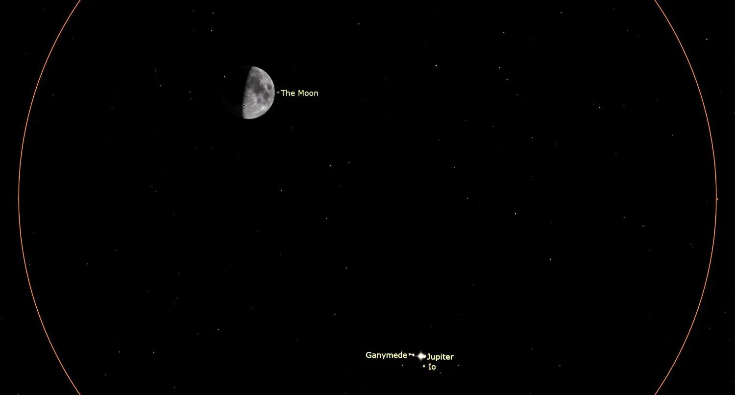 Mehr über den Artikel erfahren Sehen Sie heute Abend einen hellen Halbmond, der sich mit Jupiter am Nachthimmel trifft