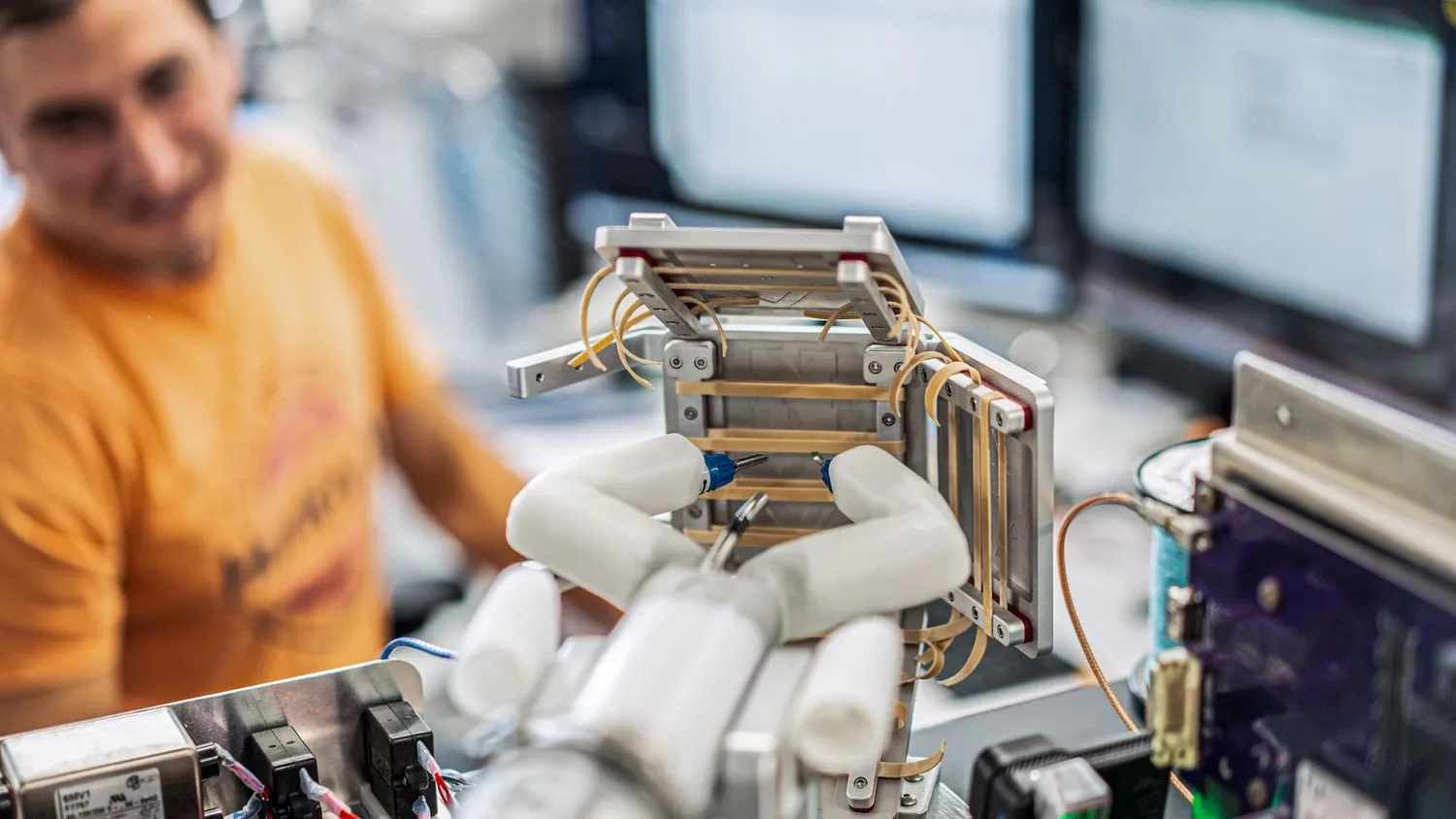 Mehr über den Artikel erfahren Ein Roboterchirurg ist auf dem Weg zur ISS, um simuliertes Astronautengewebe zu sezieren