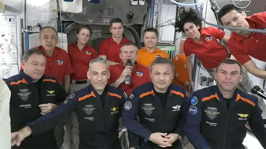 Read more about the article Wir haben die Anzahl der Nationalitäten an Bord der ISS verdoppelt“, als die europäischen SpaceX Ax-3-Astronauten an der Raumstation andocken