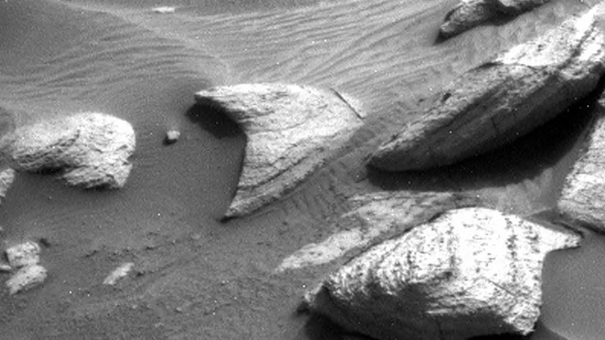 Mehr über den Artikel erfahren Star Trek“ auf dem Mars? Curiosity-Rover entdeckt Sternenflotten-Symbol auf dem Roten Planeten