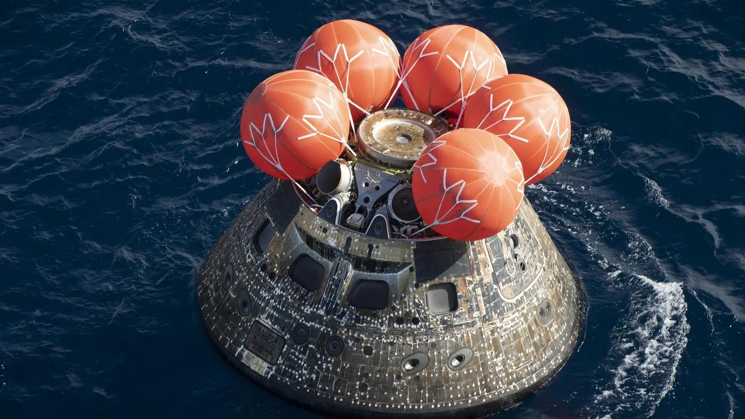 Read more about the article NASA-Generalinspektor stellt fest, dass Probleme mit dem Orion-Hitzeschild „erhebliche Risiken“ für die Sicherheit der Artemis-2-Besatzung darstellen