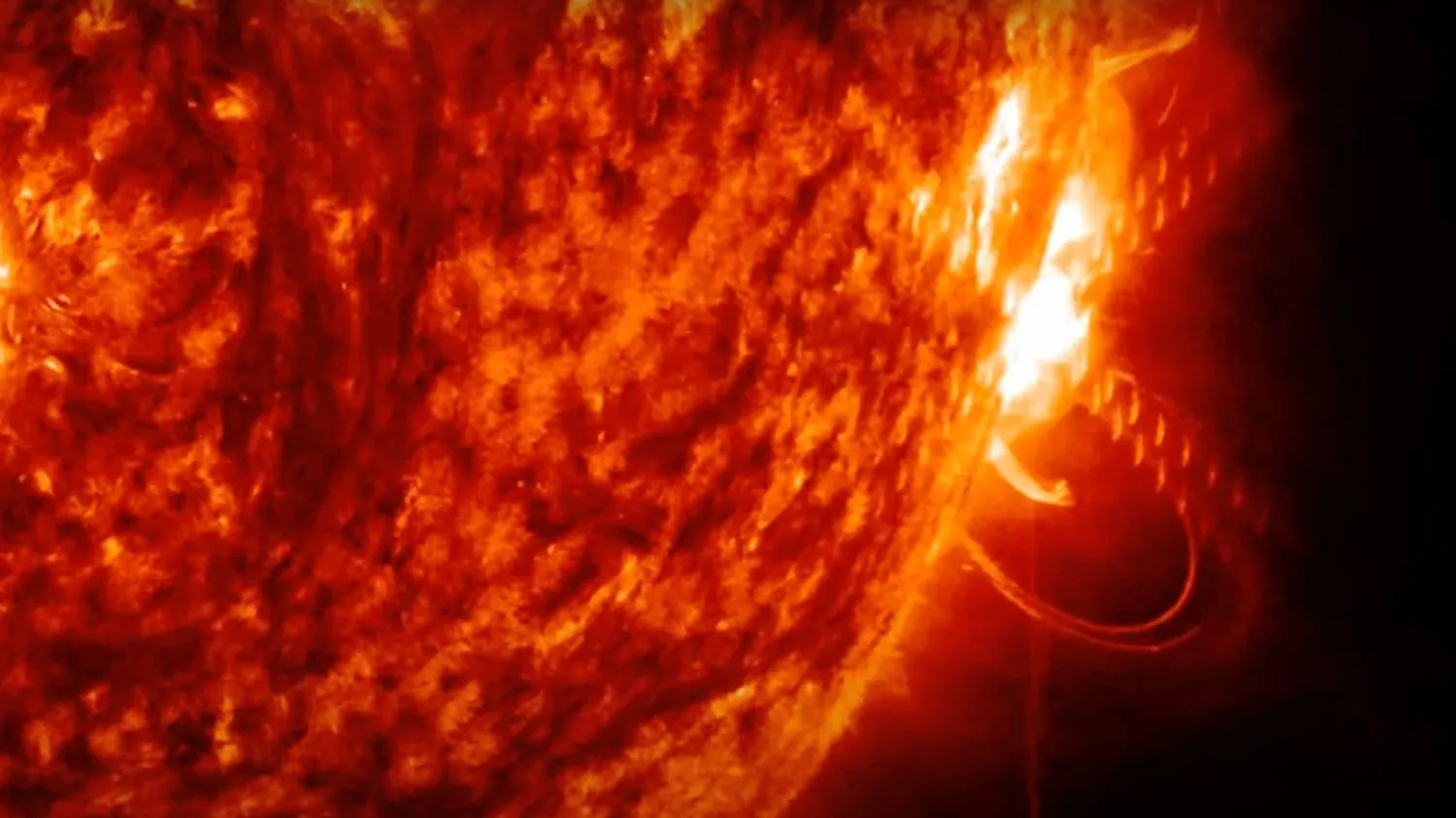 Mehr über den Artikel erfahren Haben wir das letzte Exemplar des gigantischen Sonnenflecks AR3664 gesehen, der Sonneneruptionen auslöst?