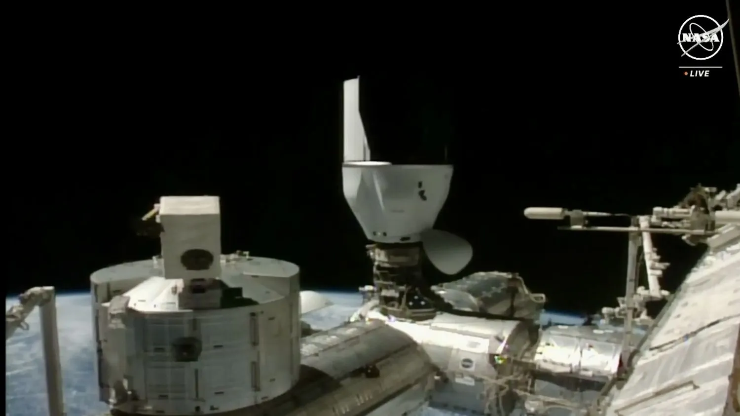 Mehr über den Artikel erfahren SpaceX’s Dragon-Kapsel dockt auf 30. Frachtmission für die NASA an die ISS an