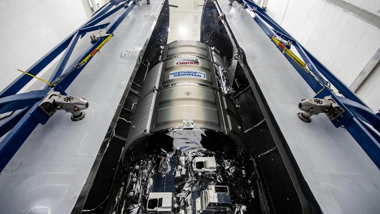 Mehr über den Artikel erfahren SpaceX Falcon 9 Rakete modifiziert für Northrop Grumman Cygnus Frachtstart am 30. Januar