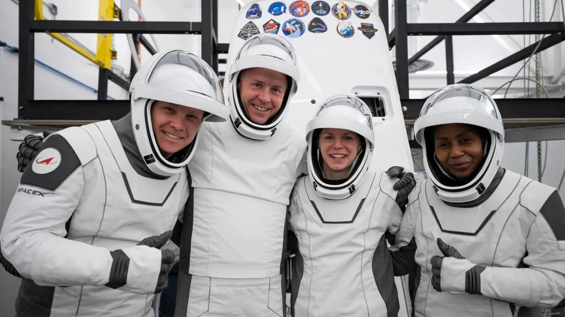 Mehr über den Artikel erfahren Wie sich die von der NASA abgeworfenen SpaceX Crew-9-Astronauten fühlten, als sie ihre Rakete ohne sie starten sahen