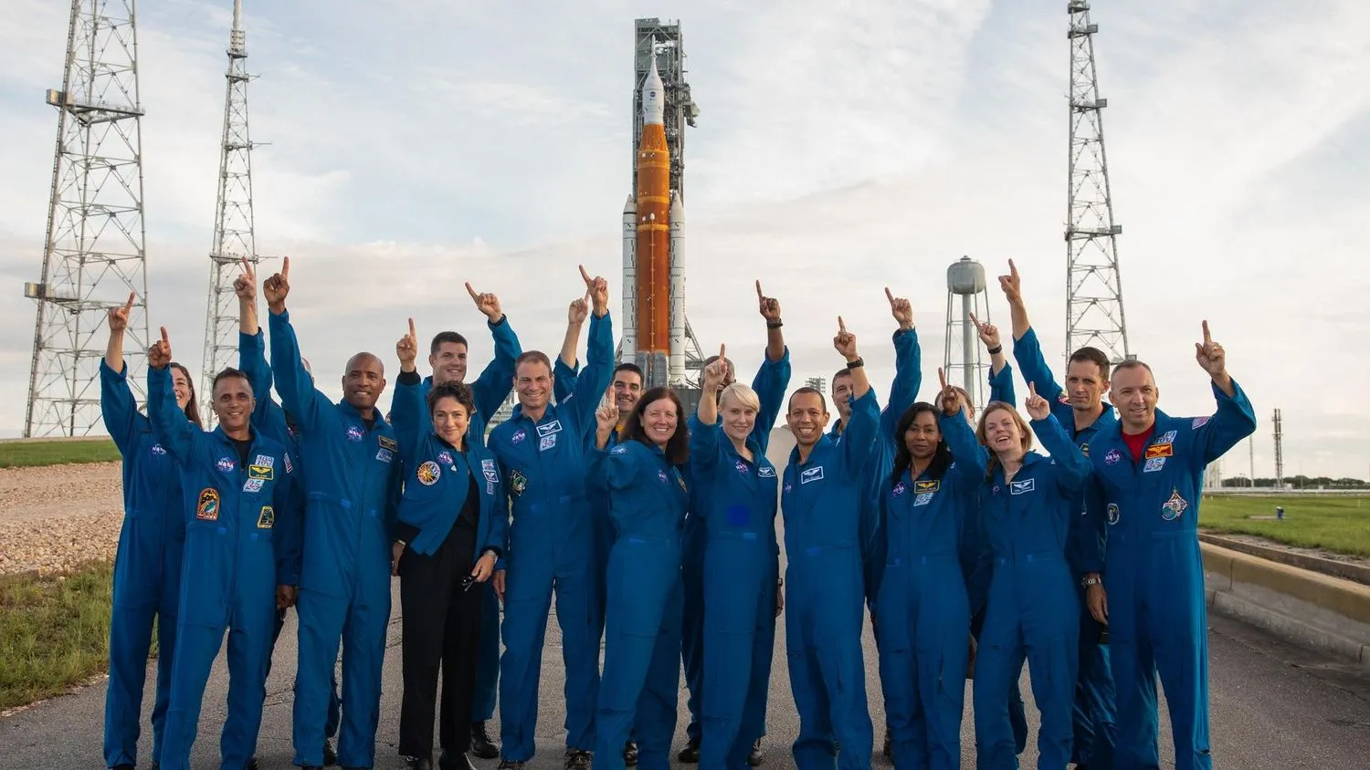 Read more about the article Neue NASA-Astronauten feiern Mondmissionen und private Raumstationen, während sie sich auf den Start vorbereiten