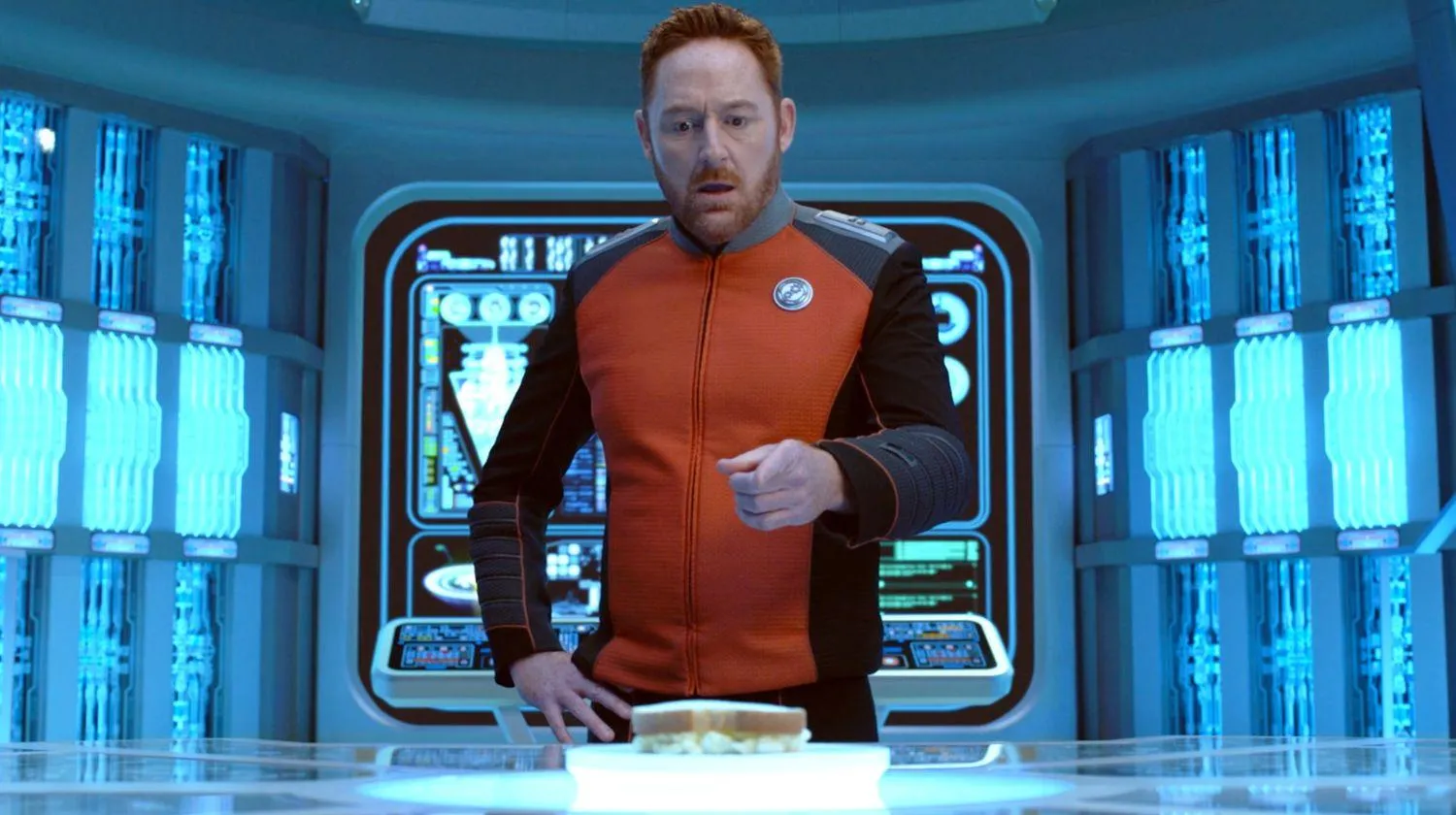 Mehr über den Artikel erfahren Scott Grimes bestätigt, dass die Produktion von Staffel 4 von „The Orville“ im Jahr 2025 beginnen wird