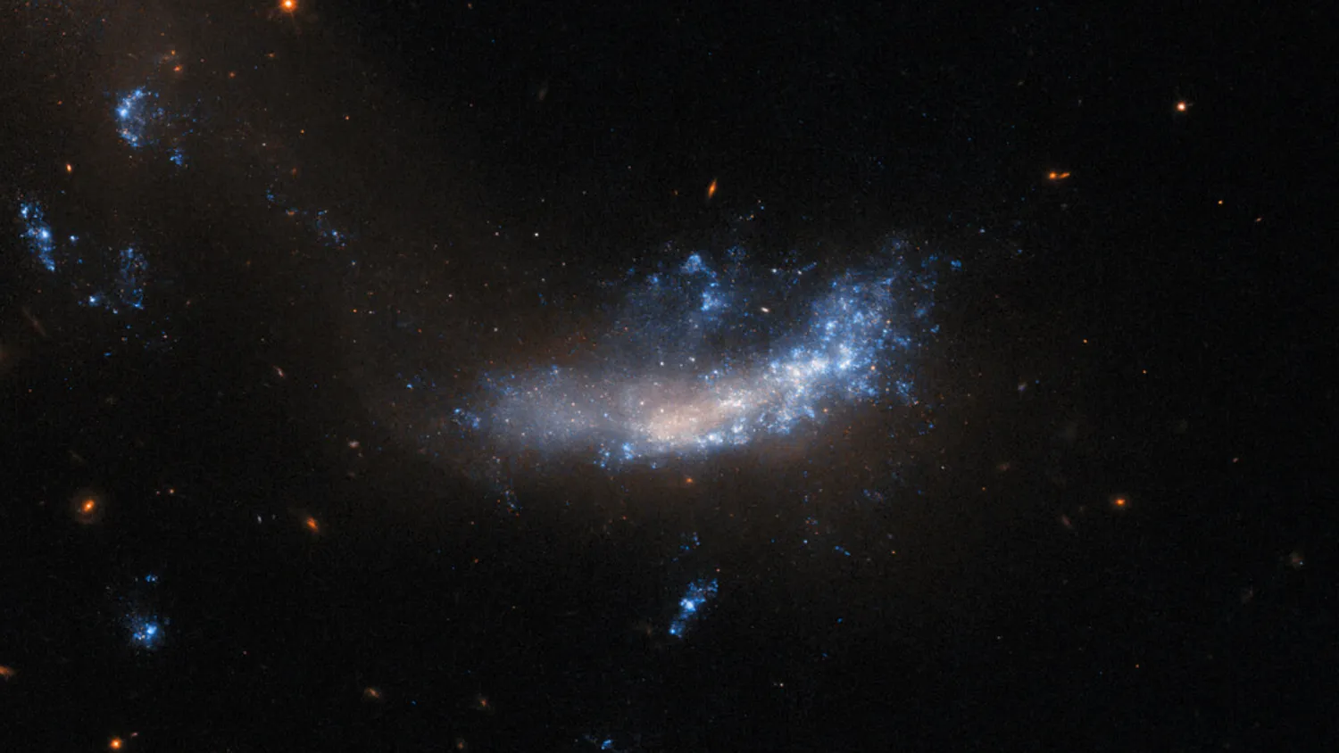 Mehr über den Artikel erfahren Hubble-Teleskop enthüllt Galaxie, die eine Supernova beherbergte, die 2,5 Milliarden Mal heller als die Sonne war (Foto)