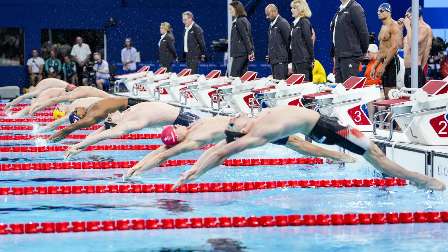 Mehr über den Artikel erfahren Wie die Satellitentechnologie in die Schwimmanzüge für die Olympischen Spiele 2024 kam