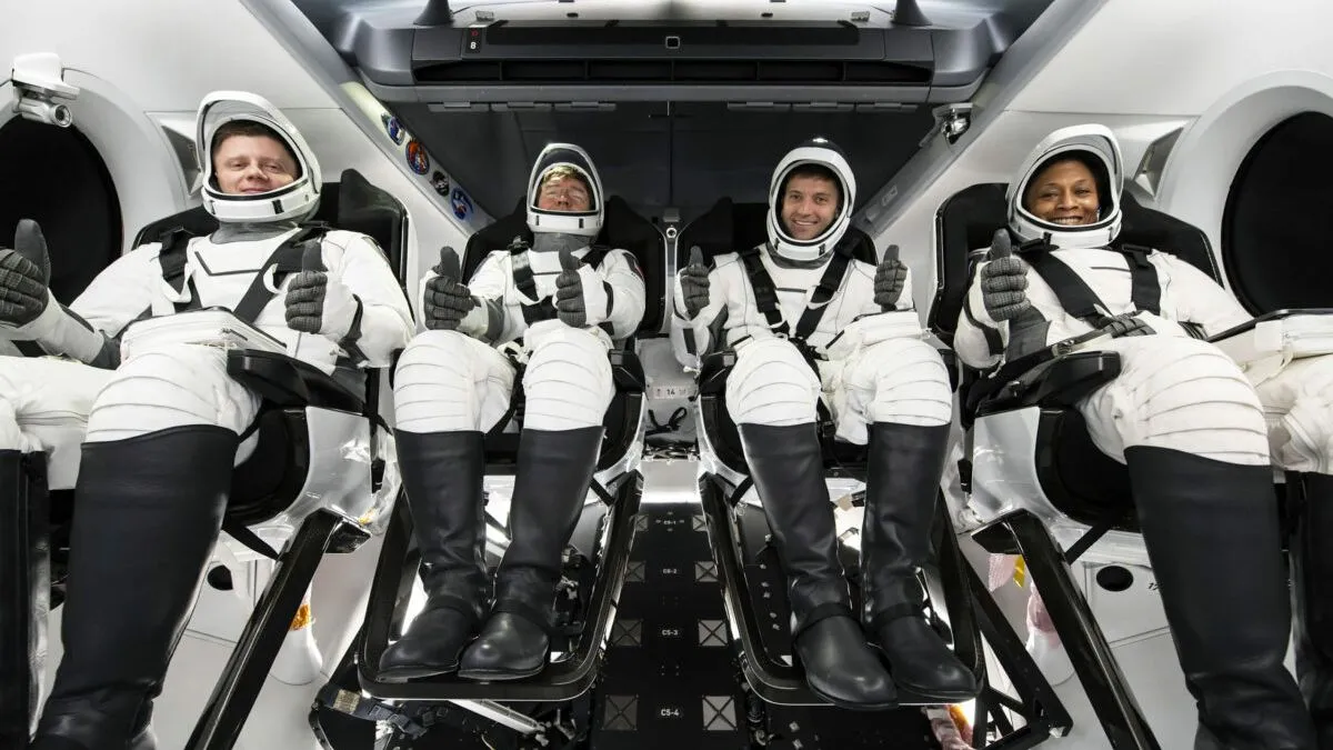 Mehr über den Artikel erfahren SpaceX und NASA sagen, dass die Crew-8-Astronauten erst am 1. März nach dem privaten Mondflug zur ISS starten werden