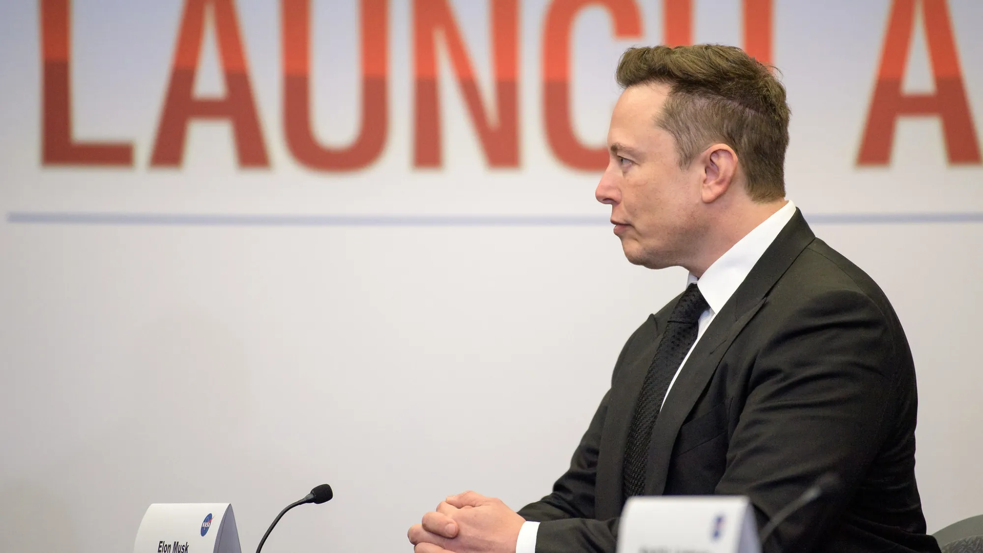 Mehr über den Artikel erfahren Trump ernennt Elon Musk von SpaceX zum Leiter des „Department of Government Efficiency“ (Ministerium für Regierungseffizienz), das Vorschriften abbauen soll