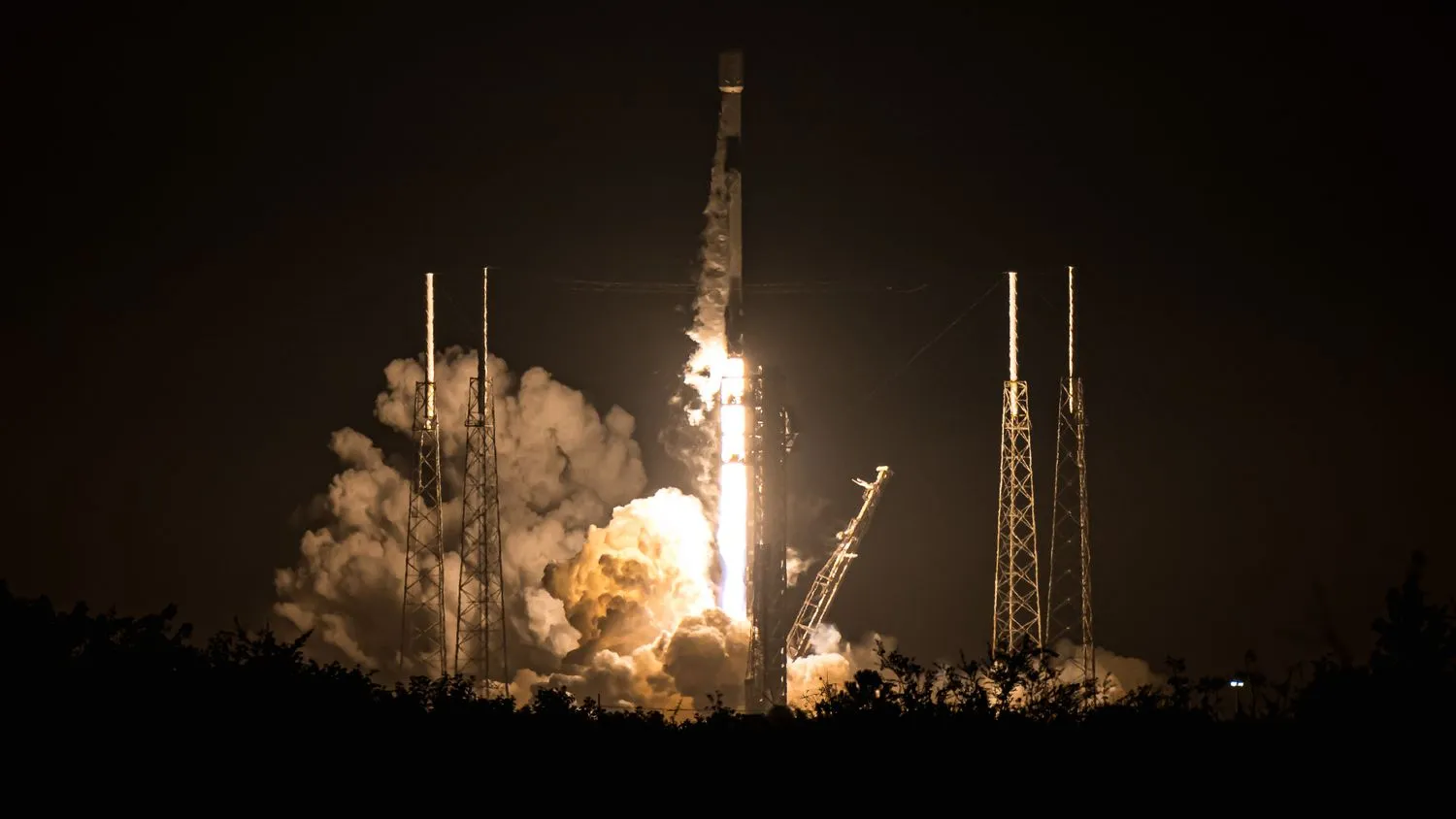Read more about the article SpaceX Falcon 9 Rakete startet heute Abend zum rekordverdächtigen 19. Mal