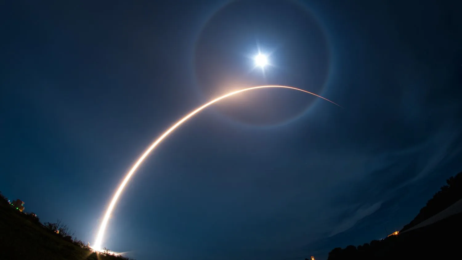 Mehr über den Artikel erfahren SpaceX schießt 22 Starlink-Satelliten am 7. Februar von Kalifornien aus in die Umlaufbahn